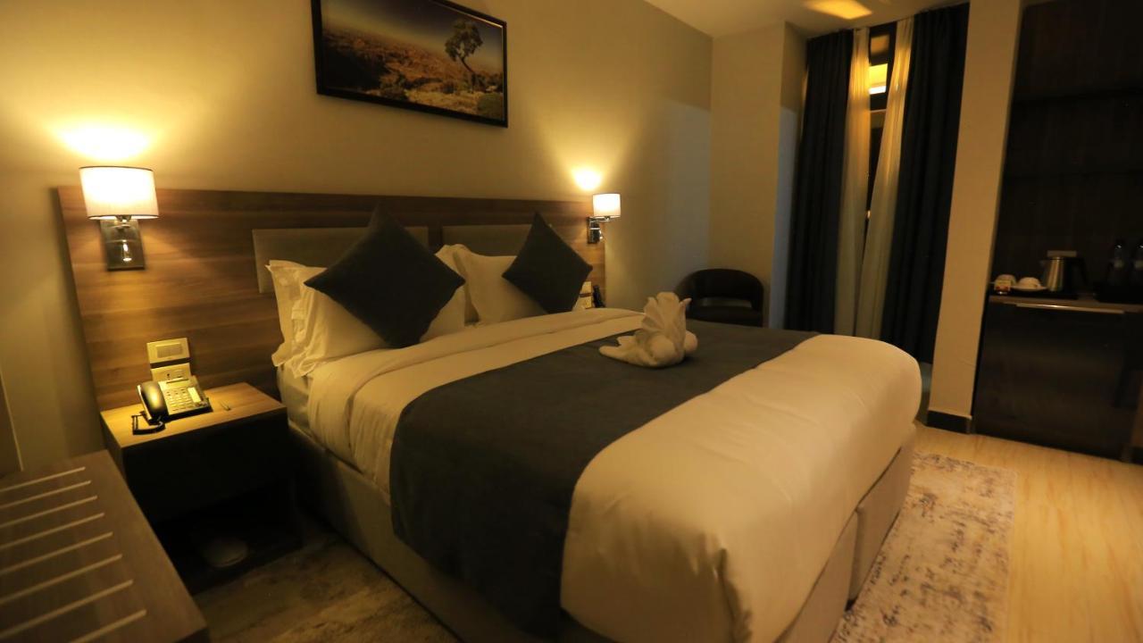 Triple E Hotel And Spa Addis Abeba Exterior foto